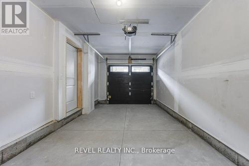 70 - 120 Court Drive, Brant, ON - Indoor Photo Showing Garage