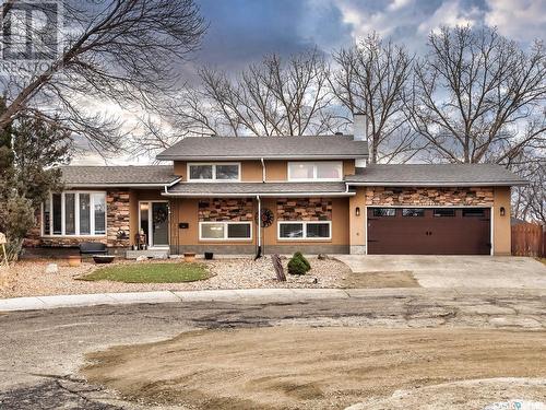 122 Hawkes Bay, Regina, SK - Outdoor With Facade