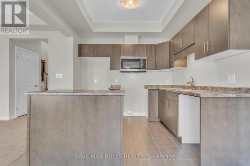 109 Alicia Crescent, Thorold, ON - Indoor Photo Showing Kitchen