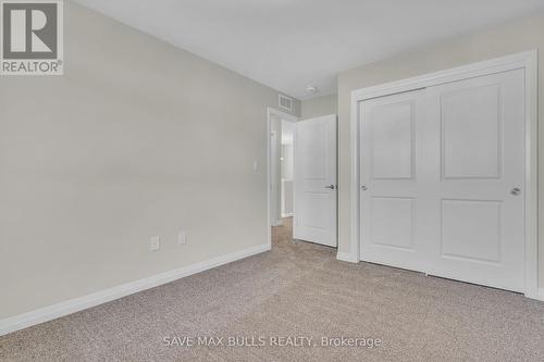 109 Alicia Crescent, Thorold, ON - Indoor Photo Showing Other Room