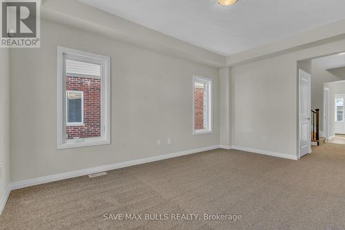 109 Alicia Crescent, Thorold, ON - Indoor Photo Showing Other Room