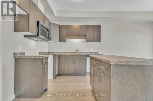 109 Alicia Crescent, Thorold, ON - Indoor Photo Showing Kitchen