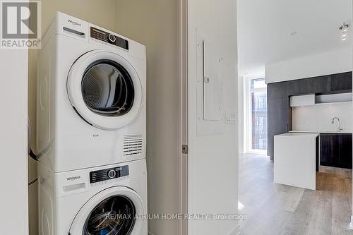 1103 - 12 David Eyer Road, Richmond Hill, ON - Indoor Photo Showing Laundry Room