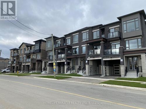 106 Thule Street, Vaughan, ON - Outdoor With Facade