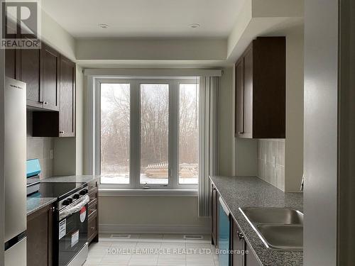 106 Thule Street, Vaughan, ON - Indoor Photo Showing Kitchen With Double Sink With Upgraded Kitchen