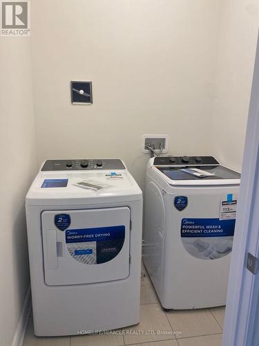 106 Thule Street, Vaughan, ON - Indoor Photo Showing Laundry Room