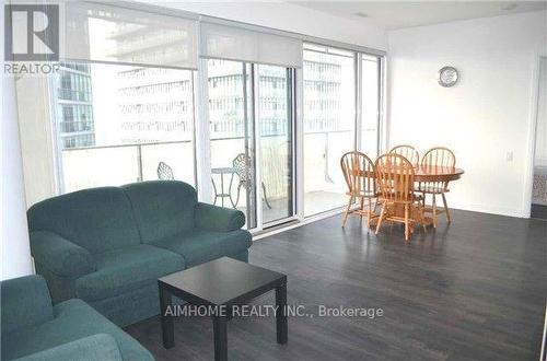 3702 - 42 Charles Street E, Toronto, ON - Indoor Photo Showing Living Room