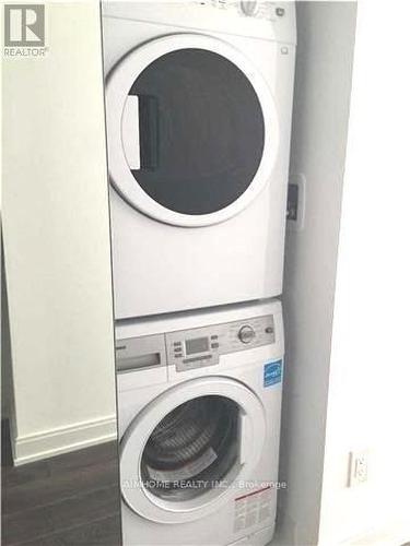 3702 - 42 Charles Street E, Toronto, ON - Indoor Photo Showing Laundry Room