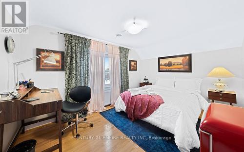 292 Horsham Avenue, Toronto, ON - Indoor Photo Showing Bedroom