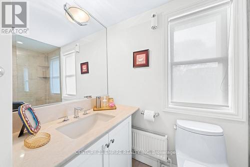 292 Horsham Avenue, Toronto, ON - Indoor Photo Showing Bathroom