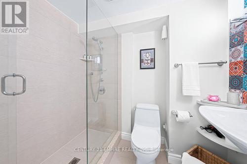 292 Horsham Avenue, Toronto, ON - Indoor Photo Showing Bathroom