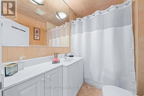 292 Horsham Avenue, Toronto, ON - Indoor Photo Showing Bathroom