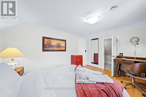 292 Horsham Avenue, Toronto, ON - Indoor Photo Showing Bedroom