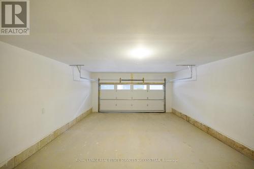 3097 Meadowridge Drive, Oakville, ON - Indoor Photo Showing Garage