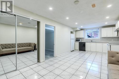 Bsmnt - 5062 Terry Fox Way, Mississauga, ON - Indoor Photo Showing Kitchen