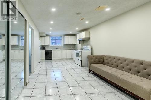 Bsmnt - 5062 Terry Fox Way, Mississauga, ON - Indoor Photo Showing Kitchen