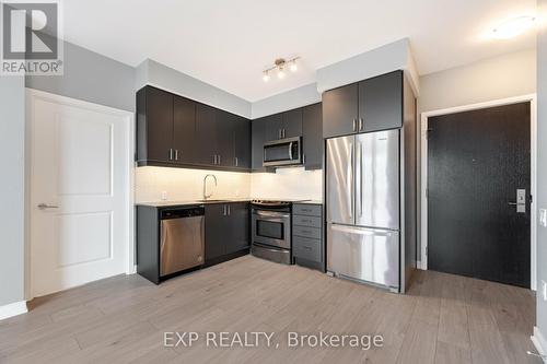 922 - 8 Nahani Way E, Mississauga, ON - Indoor Photo Showing Kitchen