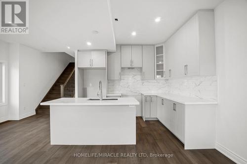 4619 Second Avenue, Niagara Falls, ON - Indoor Photo Showing Kitchen With Upgraded Kitchen