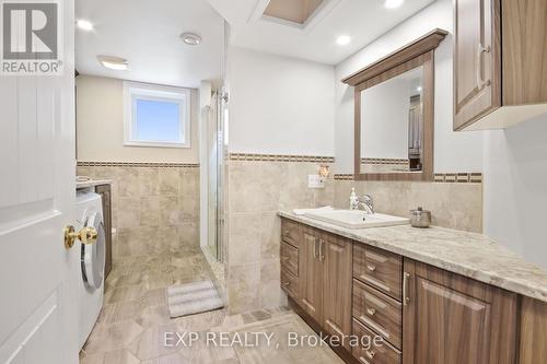 746 St Pierre Road, Russell, ON - Indoor Photo Showing Bathroom