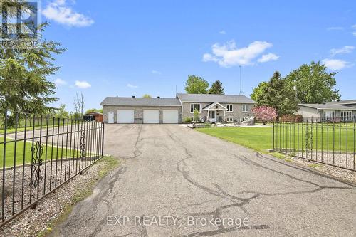 746 St Pierre Road, Russell, ON - Outdoor