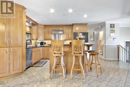 746 St Pierre Road, Russell, ON - Indoor Photo Showing Kitchen