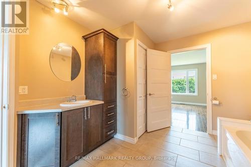 1791 Suzie Crescent, Champlain, ON - Indoor Photo Showing Bathroom