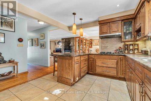 19 Promenade Road, Guelph/Eramosa, ON - Indoor Photo Showing Kitchen With Double Sink