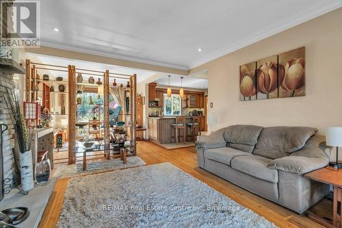 19 Promenade Road, Guelph/Eramosa, ON - Indoor Photo Showing Living Room