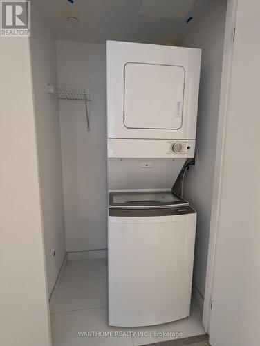 3404 - 238 Simcoe Street, Toronto, ON - Indoor Photo Showing Laundry Room