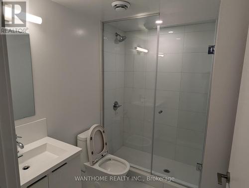 3404 - 238 Simcoe Street, Toronto, ON - Indoor Photo Showing Bathroom