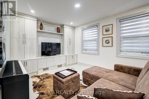 19 Albani Street, Toronto, ON - Indoor Photo Showing Living Room