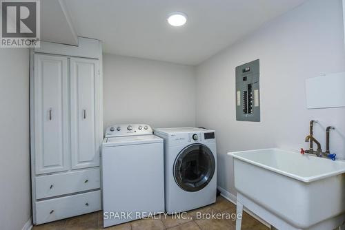 42 Winners Circle, Brampton, ON - Indoor Photo Showing Laundry Room