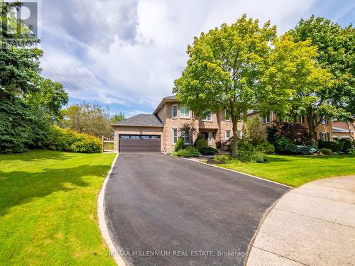 1050 Masters Green, Oakville, ON - Outdoor With Facade