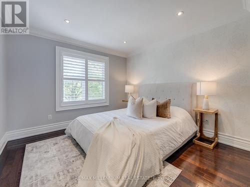 1050 Masters Green, Oakville, ON - Indoor Photo Showing Bedroom