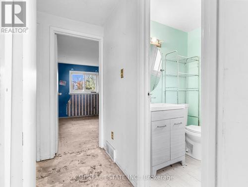 17 Maplestone Avenue, Sarnia, ON - Indoor Photo Showing Bathroom