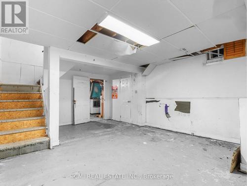 17 Maplestone Avenue, Sarnia, ON - Indoor Photo Showing Garage