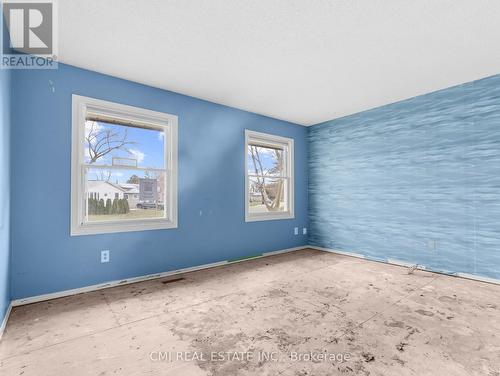 17 Maplestone Avenue, Sarnia, ON - Indoor Photo Showing Other Room