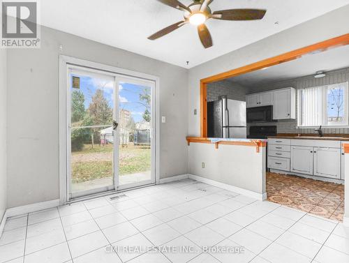 17 Maplestone Avenue, Sarnia, ON - Indoor Photo Showing Kitchen