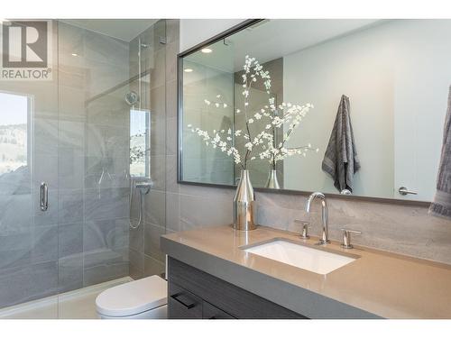 1181 Sunset Drive Unit# 1002, Kelowna, BC - Indoor Photo Showing Bathroom