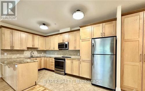 308 - 1425 Vanier Parkway E, Ottawa, ON - Indoor Photo Showing Kitchen With Stainless Steel Kitchen