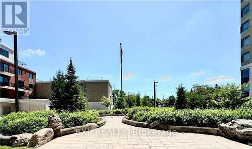 308 - 1425 Vanier Parkway E, Ottawa, ON - Outdoor