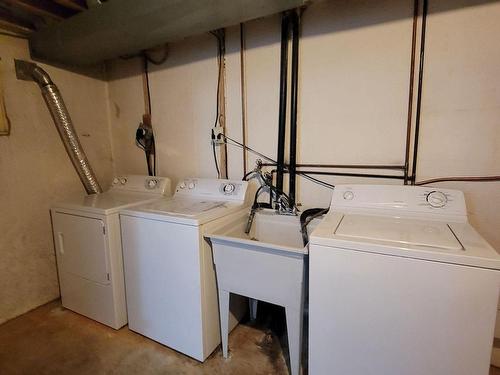 43-551 Steeles Ave W, Toronto, ON - Indoor Photo Showing Laundry Room