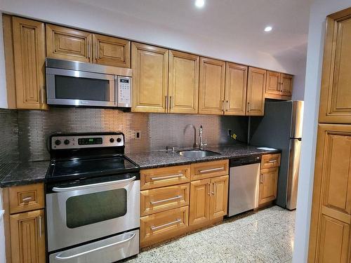 43-551 Steeles Ave W, Toronto, ON - Indoor Photo Showing Kitchen