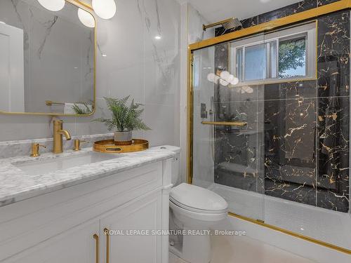 16 Ennismore Pl, Toronto, ON - Indoor Photo Showing Bathroom