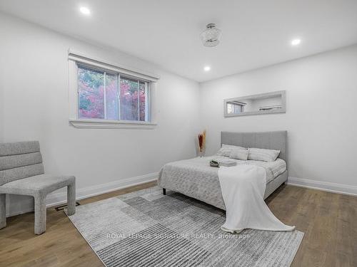 16 Ennismore Pl, Toronto, ON - Indoor Photo Showing Bedroom