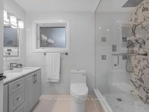 16 Ennismore Pl, Toronto, ON - Indoor Photo Showing Bathroom