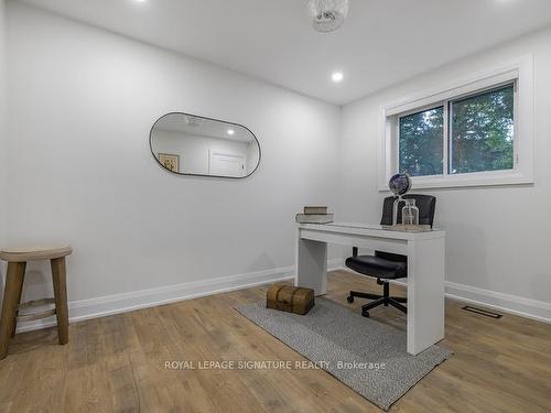 16 Ennismore Pl, Toronto, ON - Indoor Photo Showing Office