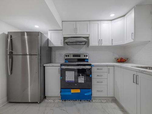 16 Ennismore Pl, Toronto, ON - Indoor Photo Showing Kitchen