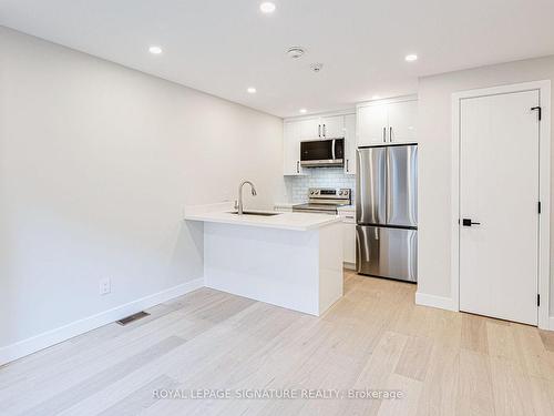 Upper-20 Kewbeach Ave, Toronto, ON - Indoor Photo Showing Kitchen