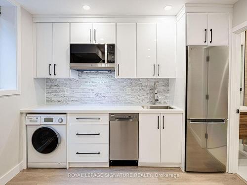 Lower-20 Kewbeach Ave, Toronto, ON - Indoor Photo Showing Kitchen